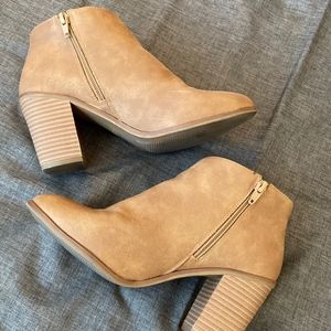 Universal Thread Tan Block Heel Booties